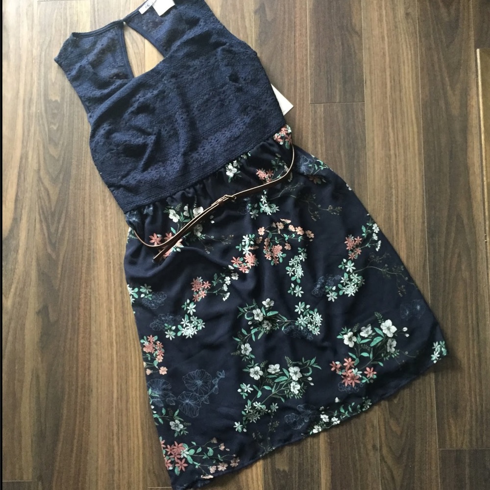 DEX SLEEVELESS BELTED DRESS - Picture 2 of 4